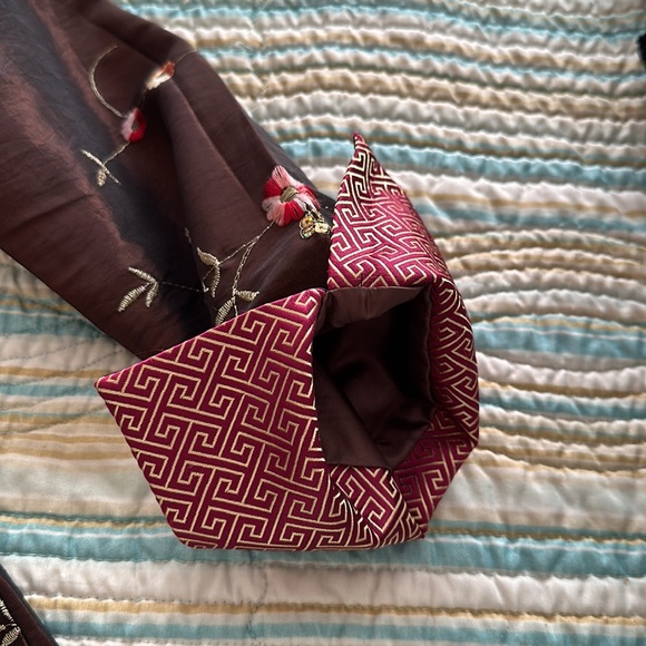 Vintage size small embroidered with flowers gold thread frog clasps - Picture 15 of 17